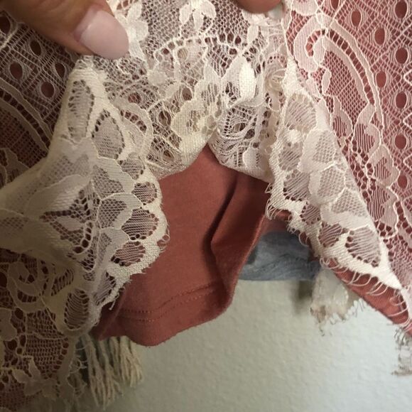 Xhilaration Mauve Lace Overlay Top XS - Picture 2 of 7